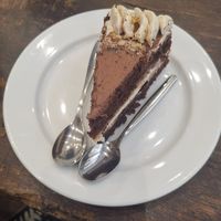 Praline cake at Cloud Cakes - Mandar in Paris