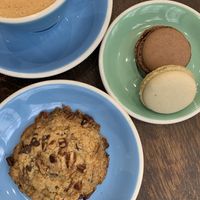 Pecan chocolate cookie and macarons. Okay but not mouthwatering at Cloud Cakes - Mandar in Paris