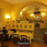 Warm interior at Veg and Wine in Rome