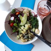 Avokado tofu don at Tokumaru  in Tallinn