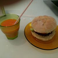 hamburguesas de remolacha at Sweet Paradise in Tenerife