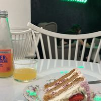 tarta de nata y fresas con kombucha  at Sweet Paradise in Tenerife