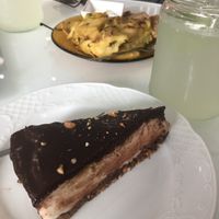 Snickers Cake und vegan Omelette with Lemonaids at Sweet Paradise in Tenerife