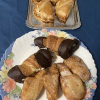 Empanadillas de pisto, susus de crema y caracolas de nata y chocolate  at Panaderia Los Manchegos in Valencia
