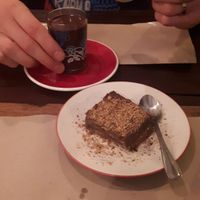 Vegan desserts...choc mousse and raw snickers bar at Happy Banana in 