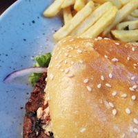 veganer Burger + Pommes at Beim Olivenbauer in Fuessen