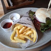 Erbsenkönigin Burger at Beim Olivenbauer in Fuessen