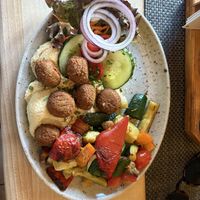 Gemüse mit Falafel und Hummus  at Beim Olivenbauer in Fuessen