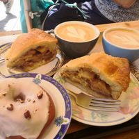 Desayuno at Shakespeare and Company Cafe in Paris