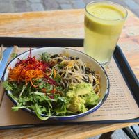 Salad and juice of the day at Shakespeare and Company Cafe in Paris