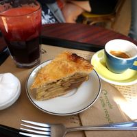 Apple Pie (vegan) + Juice + Coffee at Shakespeare and Company Cafe in Paris