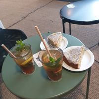 Cake au citron vegan at Wally's Coffee in Lille