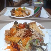 Buffet com quiche e crepe at Reino Vegetal in Rio De Janeiro