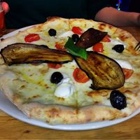 Me Gusta vegetarian pizza  at Slice Pizza in Lausanne