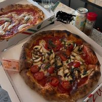   at Slice Pizza in Lausanne