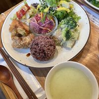 Lunch plate with soup  at Guruatsu in Tokyo