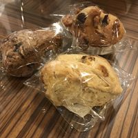 Scorns and a muffin at Guruatsu in Tokyo