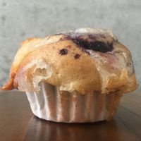Blueberry cream cheese muffin (vegan)  at Guruatsu in Tokyo