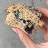 Blueberry cream cheese muffin (vegan)  at Guruatsu in Tokyo