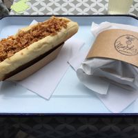 Excellent vegan hot dog at Munchies in Bordeaux