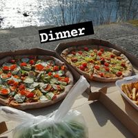 Left: vegetarian vithout cheese, right: vegan pizza #1 at Picerija Hitri in Medvode