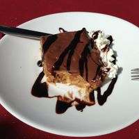 grandma's cake at Paprika Lartenda in O Porrino