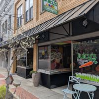 Front of cafe at Juicy's Wellness Cafe  in Mcminnville