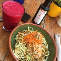 Zucchini pasta with almond pestosauce - deliciously vegan at Verdeteja in Mallorca