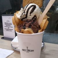 Bubble waffle with chocolate and soy Ice cream at Nice Cream in Taipei