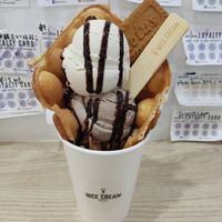 Gelato waffle with soy milk and Oreo cookies and cream, with chocolate sauce at Nice Cream in Taipei