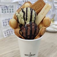 Gelato waffle with Sicilian pistachio and chocolate plus chocolate sauce at Nice Cream in Taipei