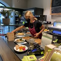 Tan amables las señoritas  at Mom's Table  in Augsburg