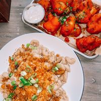 Mac n cheese & cauli wings ! insta @ gabeedeeats at The Beer Plant in Austin