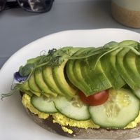 Tost z tofucznica i awokado   at Raw Nest in Krakow