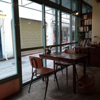 Friendly wooden interieur at Mana in Naha