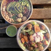 Salad from Mr Clou in the top left corner, the other one is the D&D falafel bowl. Both similar but I found this one even less tasty at Dean & David - Ernst-August in Hannover