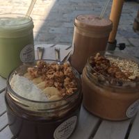 Matcha-Coco-Latte, Brazilian Açai Bowl, Choc-O-Latte and Pinky N The Brain Bowl at Superfood Deli - Mariahilfer in Vienna