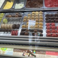 Options have vegan symbol  at Amorino - Guggenheim in Bilbao