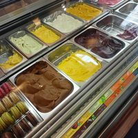 Seasonal flavor '22: mandarine acerola bio, orange sanguine ginger, mryttle acai - no artificial flavoring at Amorino in Perpignan