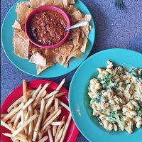 Vegan chili 
Vegan Mac and Cheese
FRIES at The Friendly Toast in Boston
