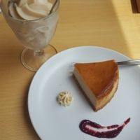 dessert cheese cake et glace soja at Rota Cafe in Fukuoka