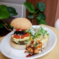 Burger set with vegan fish fillet at Rota Cafe in Fukuoka