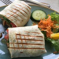 vegan saitan wrap at 37 grad Kaffeebar Landegeschäft in Lindau