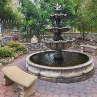 Lovely garden at Thai Ocha in Kerrville