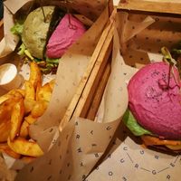 flower bomb e grinch at Flower Burger in Rome