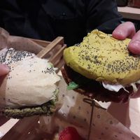 Las 3 hamburguesas que pedimos nos gustaron at Flower Burger in Rome