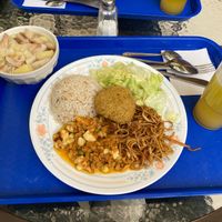 Example of plate of the day at VegeLife in Quito