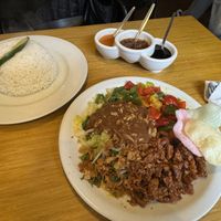 😋  at Warung Mini in Rotterdam