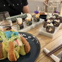 Sushi en bloemkool ceviche  at Hearth  in Amsterdam