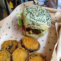 BBQ burger con melanzane fritte at Flower Burger - Porta Genova in Milan